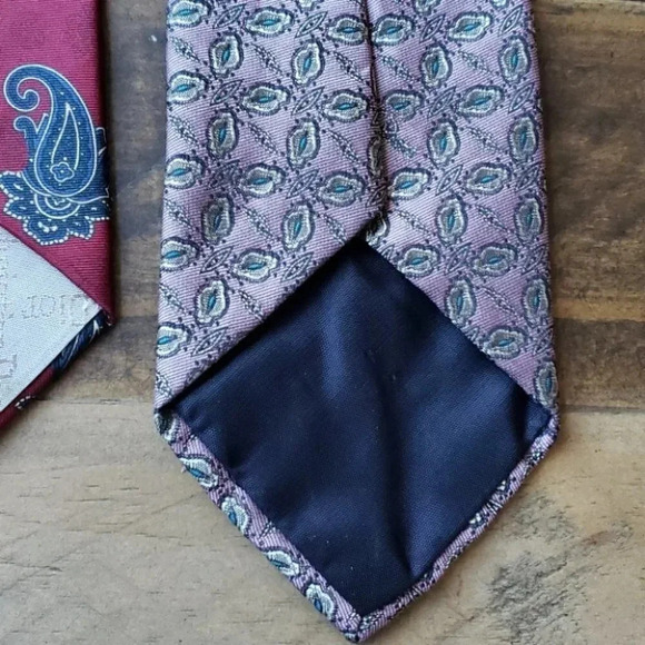 *BUNDLE* THREE DESIGNER TIES - Picture 5 of 7